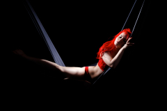 Frau beim Dessous Fotoshooting in Fürth bei Nürnberg posiert sexy auf Hängematte